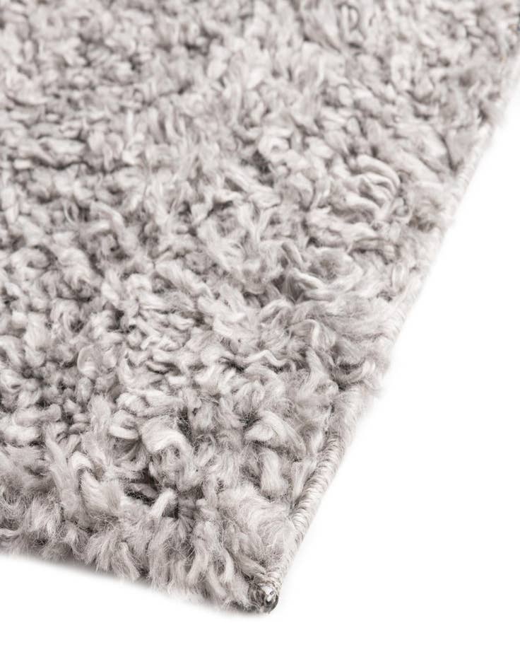 Detail image of 4' x 6' Zermatt Shag Rug