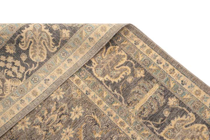 7' 10 x 9' 3 Ziegler Rug