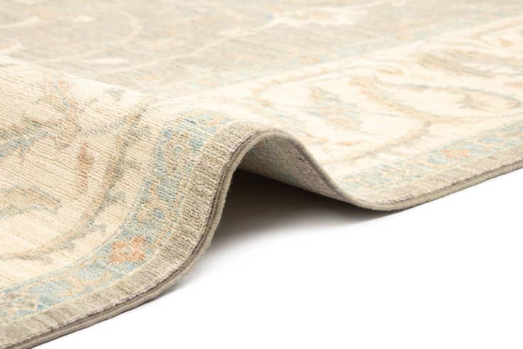 Detail image of 8' 10 x 11' 10 Ziegler Rug
