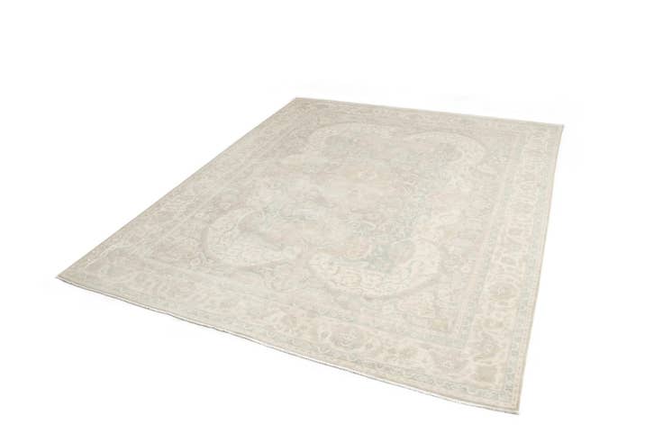 Detail image of 7' 11 x 9' 7 Hand Knotted Ziegler Rug