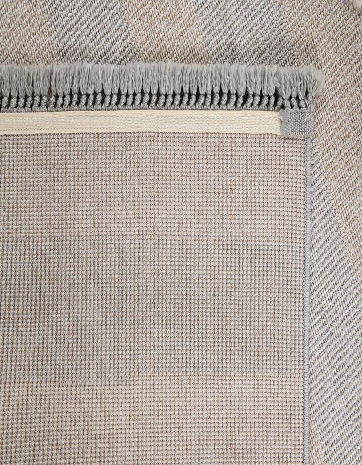 Detail image of 5' 2 x 7' 9 Zoey Rug