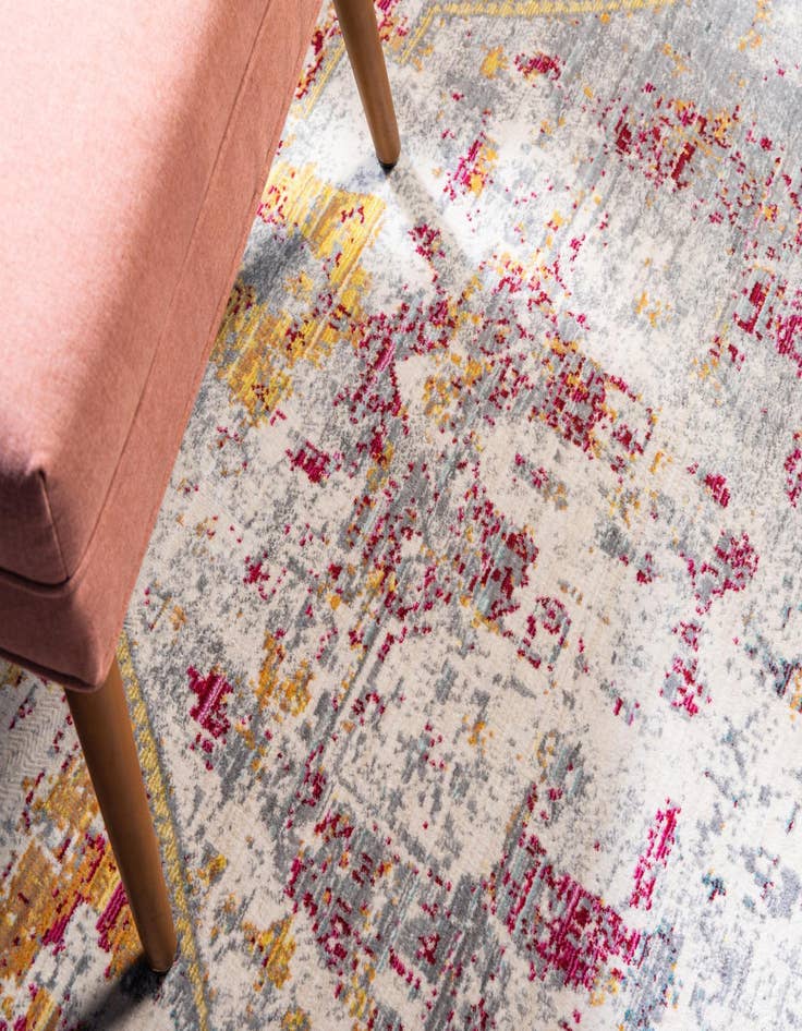 Detail image of 8' x 8' Alexis Round Rug