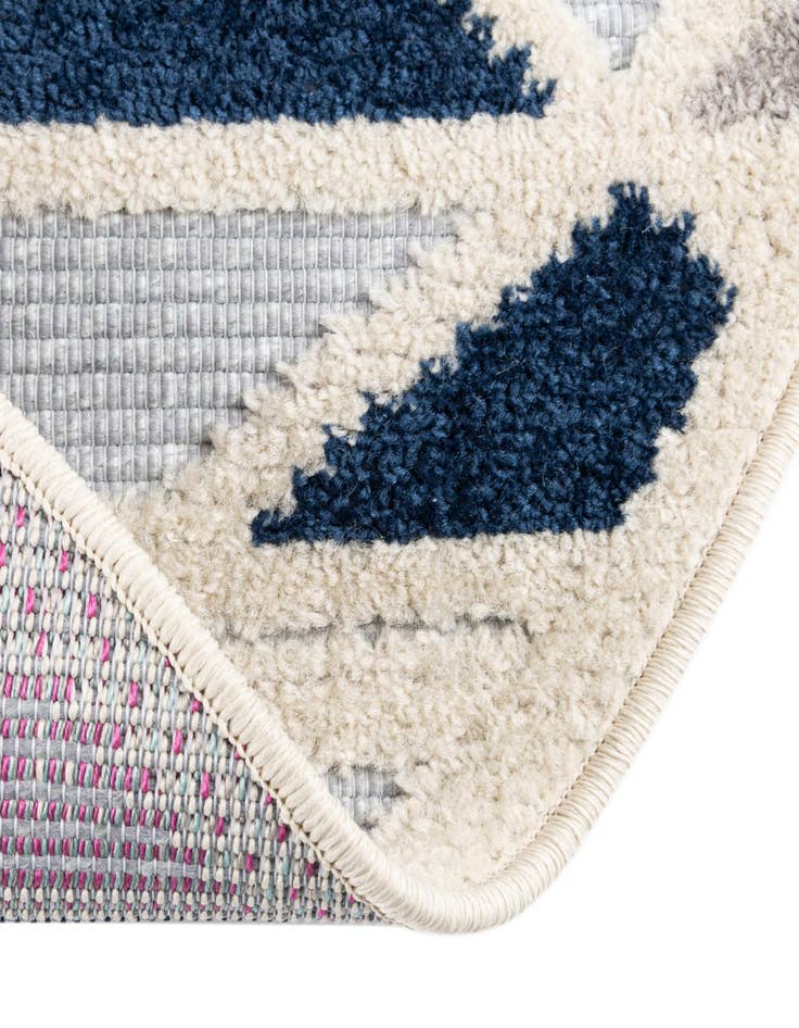 Detail image of 5' 3 x 5' 3 Easy-Clean Aruba Indoor / Outdoor Round Rug