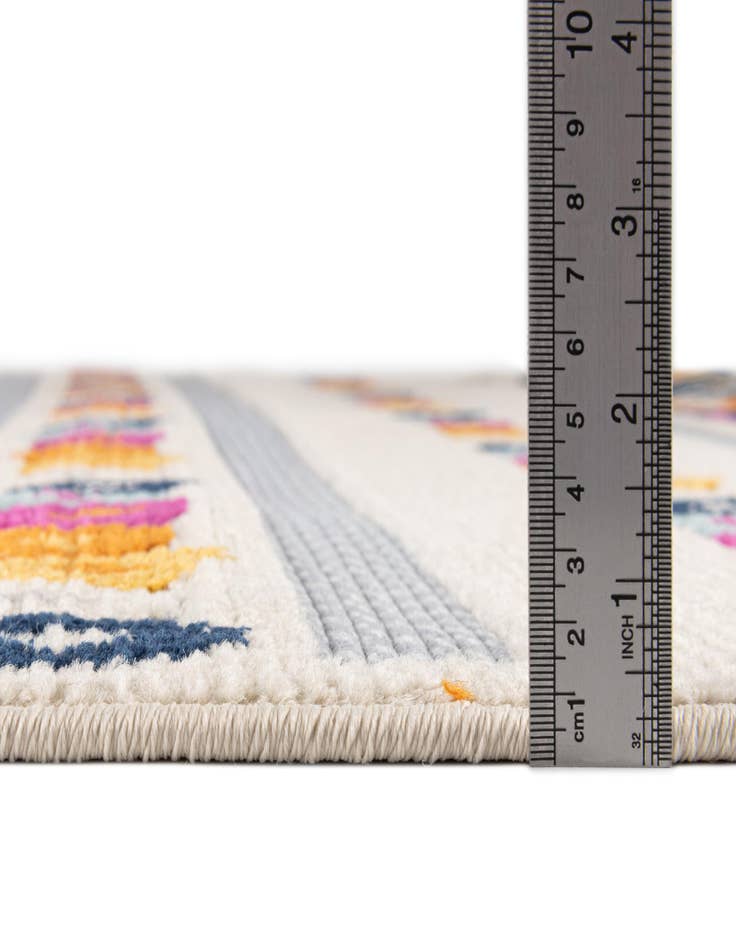 Detail image of 3' 3 x 3' 3 Easy-Clean Aruba Indoor / Outdoor Round Rug