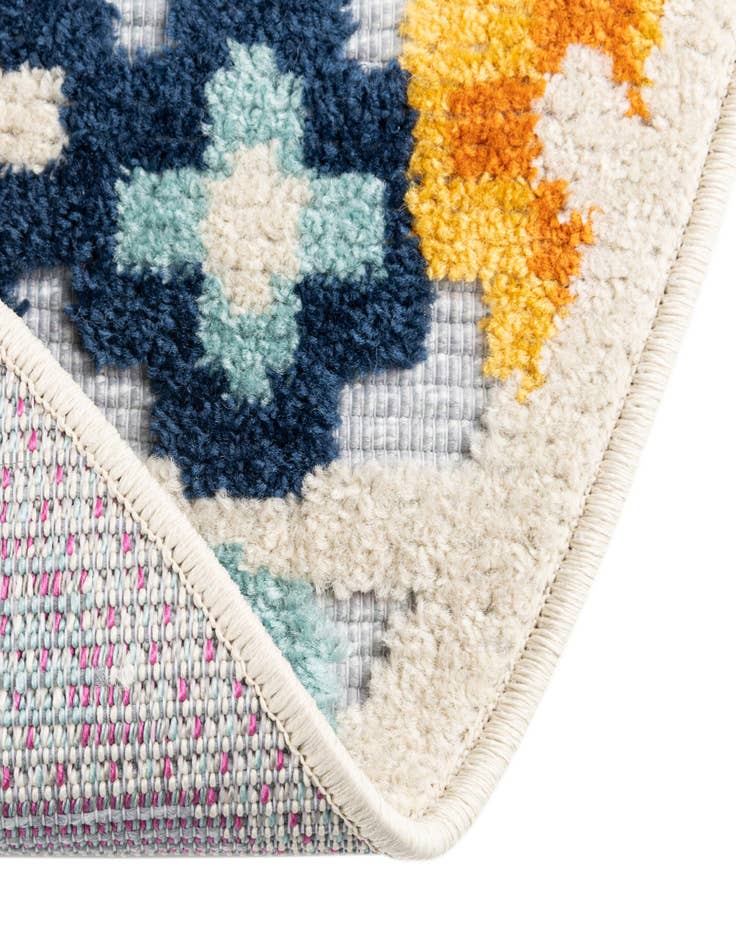 Detail image of 3' 3 x 3' 3 Easy-Clean Aruba Indoor / Outdoor Round Rug