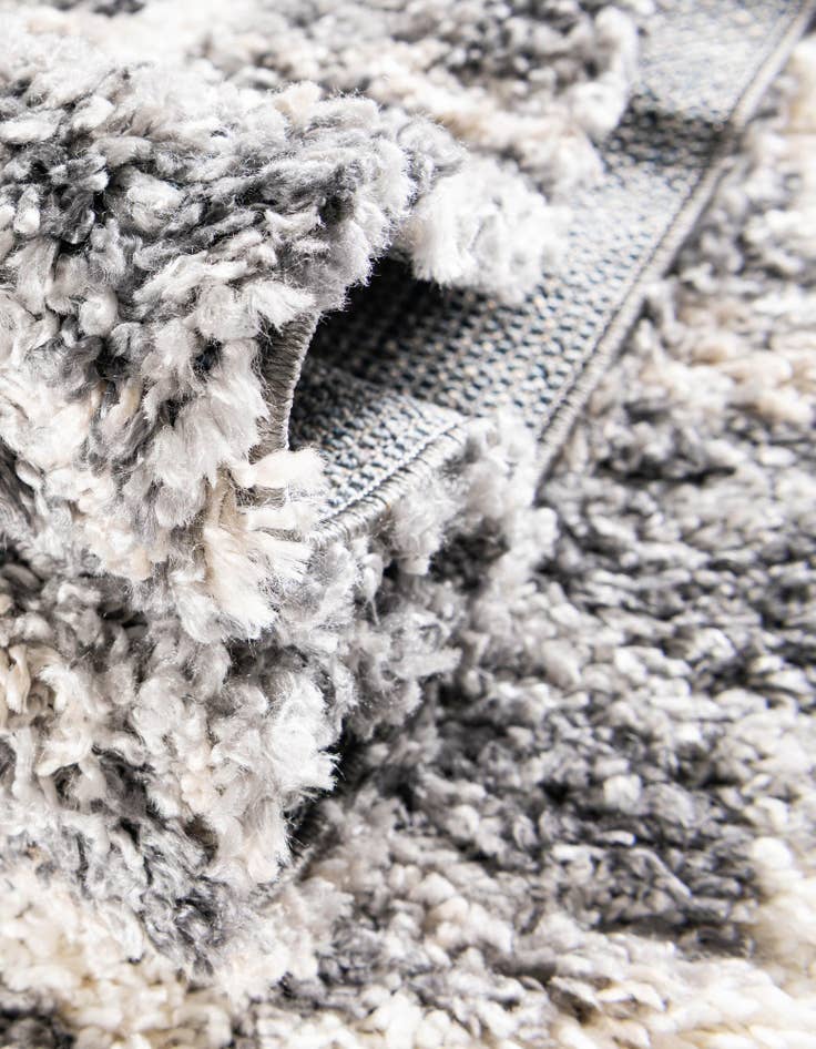 Detail image of 3' 3 x 3' 3 Athena Shag Round Rug