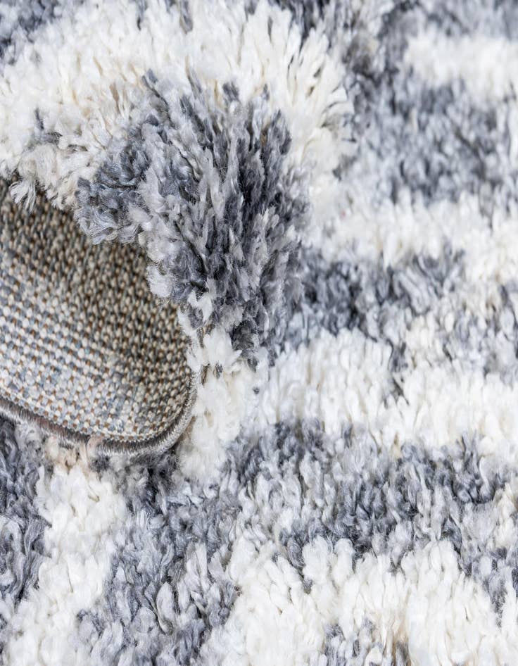 Detail image of 3' 3 x 3' 3 Athena Shag Round Rug