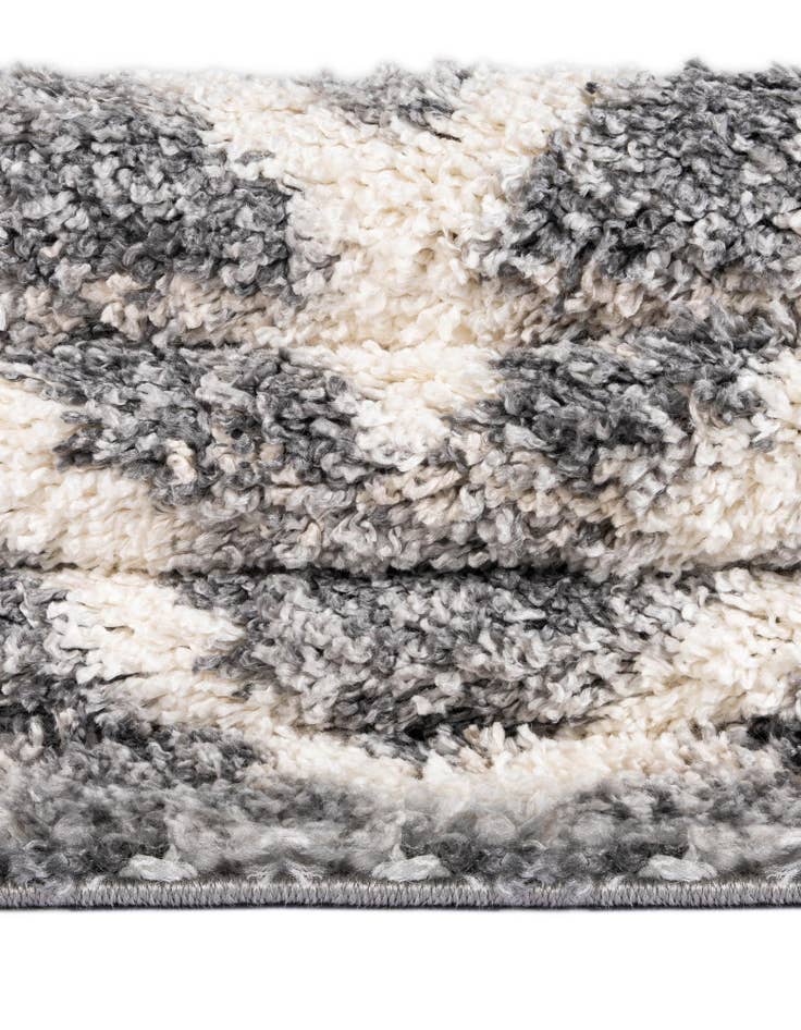 Detail image of 3' 3 x 3' 3 Athena Shag Round Rug