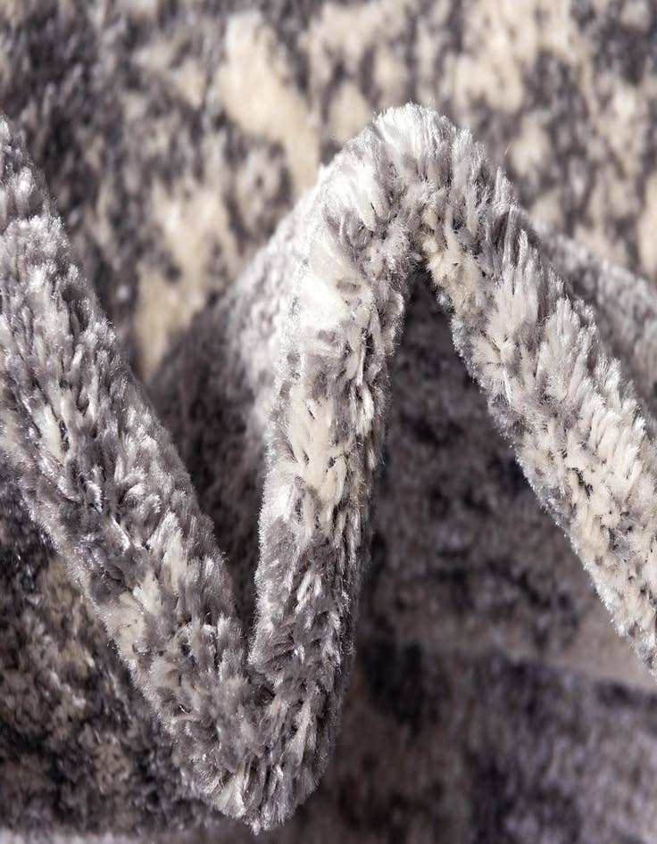 Detail image of 8' x 8' Bexley Round Rug