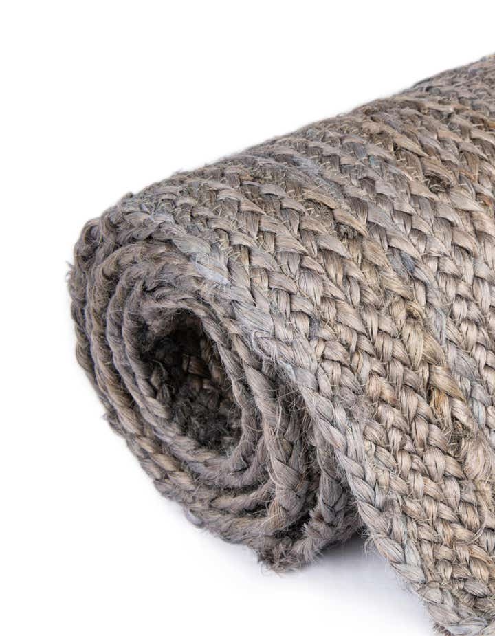 5' 1 x 5' 1 Handmade Braided Jute Round Rug