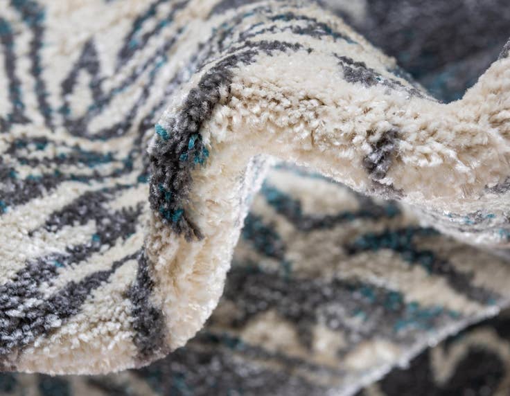 Detail image of 8' x 8' Delilah Round Rug