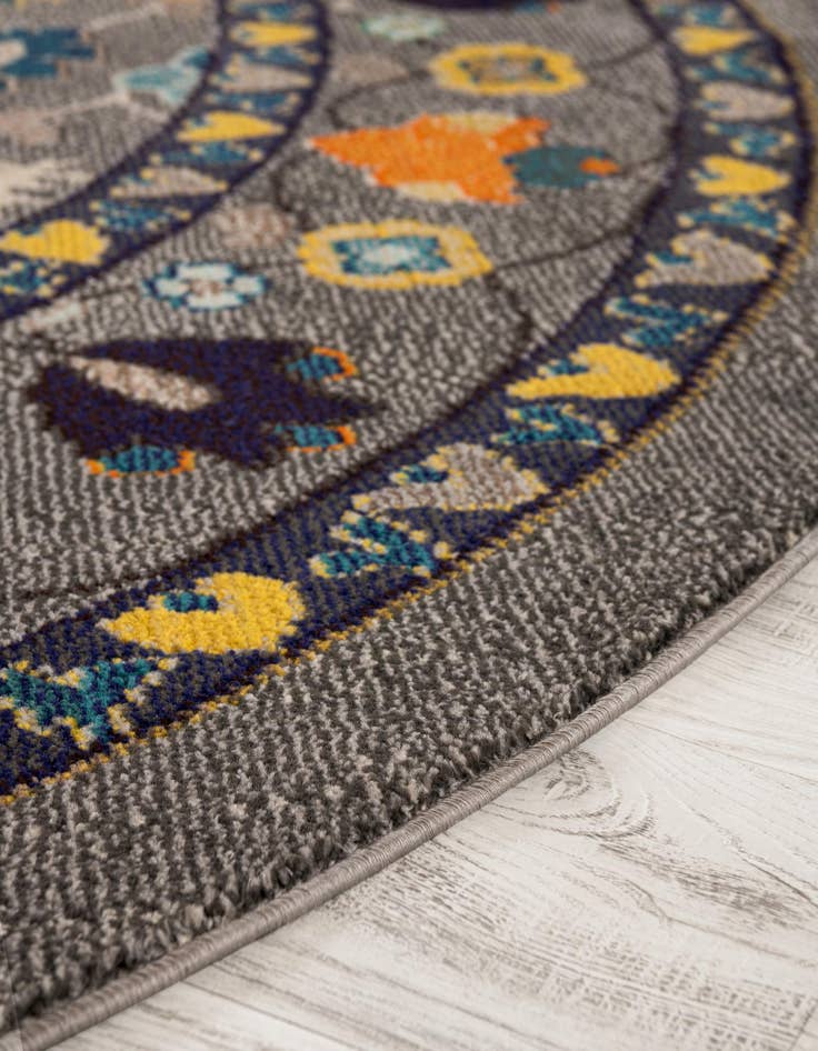 Detail image of 6' x 6' Washable Fleur Round Rug