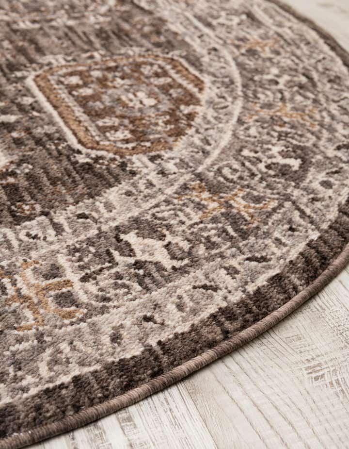 5' x 5' Grand Tradition Round Rug