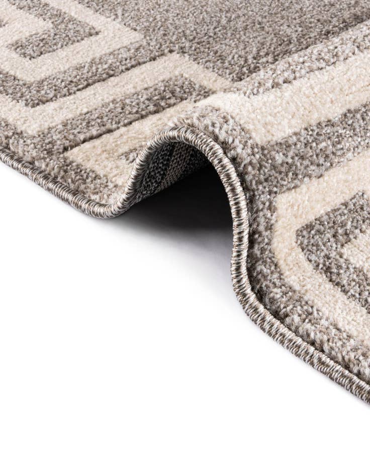 Detail image of 6' x 6' Greek Key Round Rug