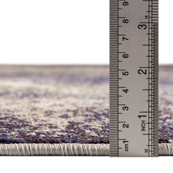 Detail image of 7' 10 x 7' 10 Washable Haerfest Round Rug