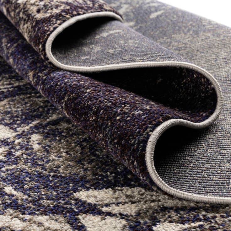 Detail image of 7' 10 x 7' 10 Washable Haerfest Round Rug