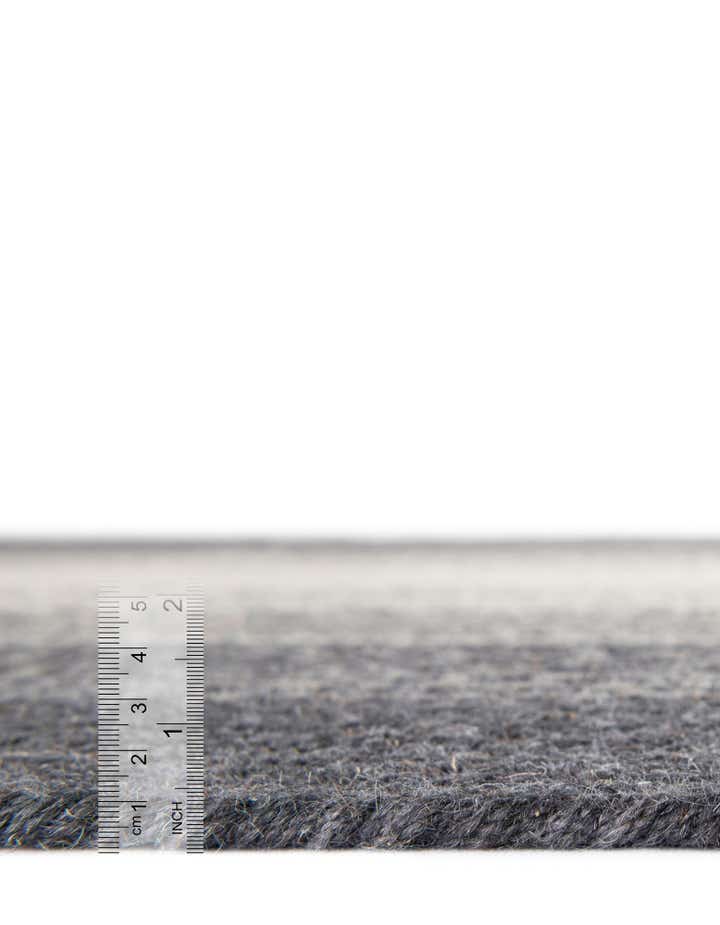 5' 1 x 5' 1 Hand Braided Wool Round Rug
