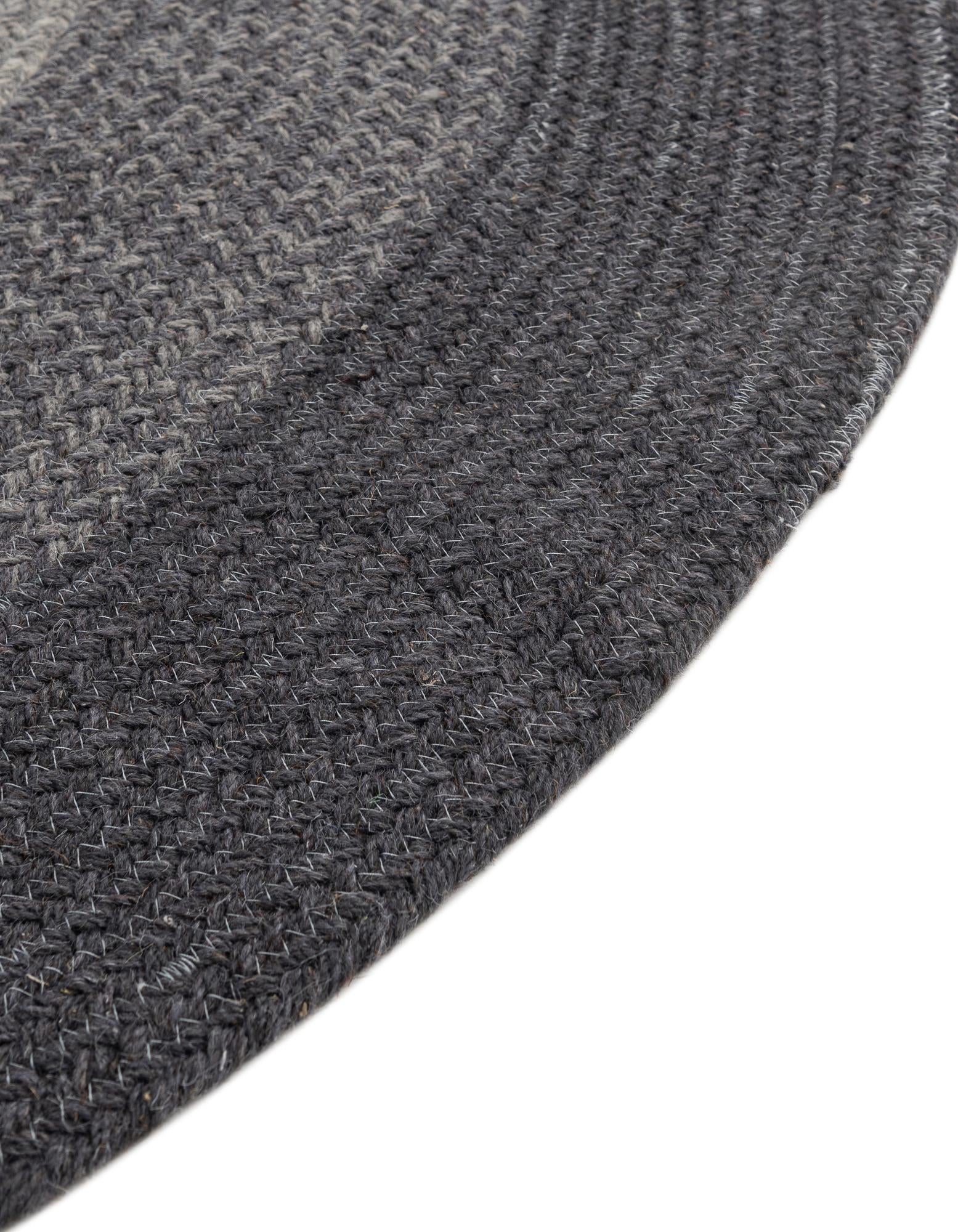 5' 1 x 5' 1 Hand Braided Wool Round Rug