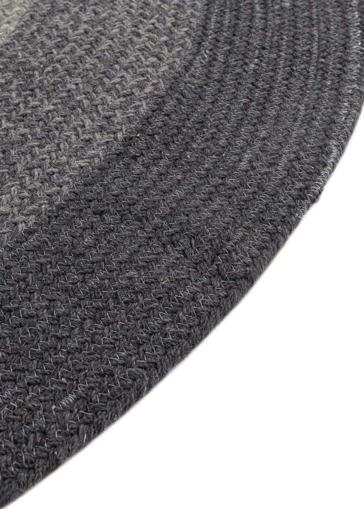 5' 1 x 5' 1 Hand Braided Wool Round Rug
