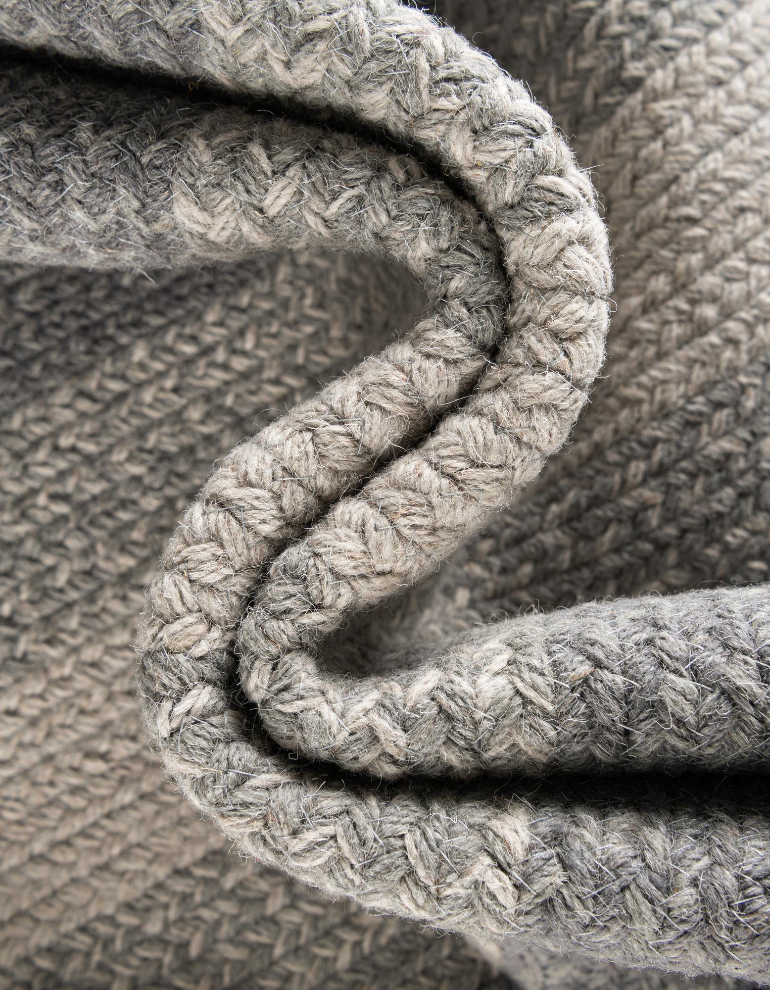 5' 1 x 5' 1 Hand Braided Wool Round Rug