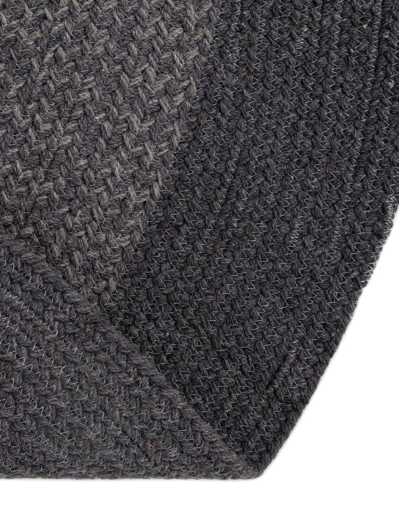 5' 1 x 5' 1 Hand Braided Wool Round Rug