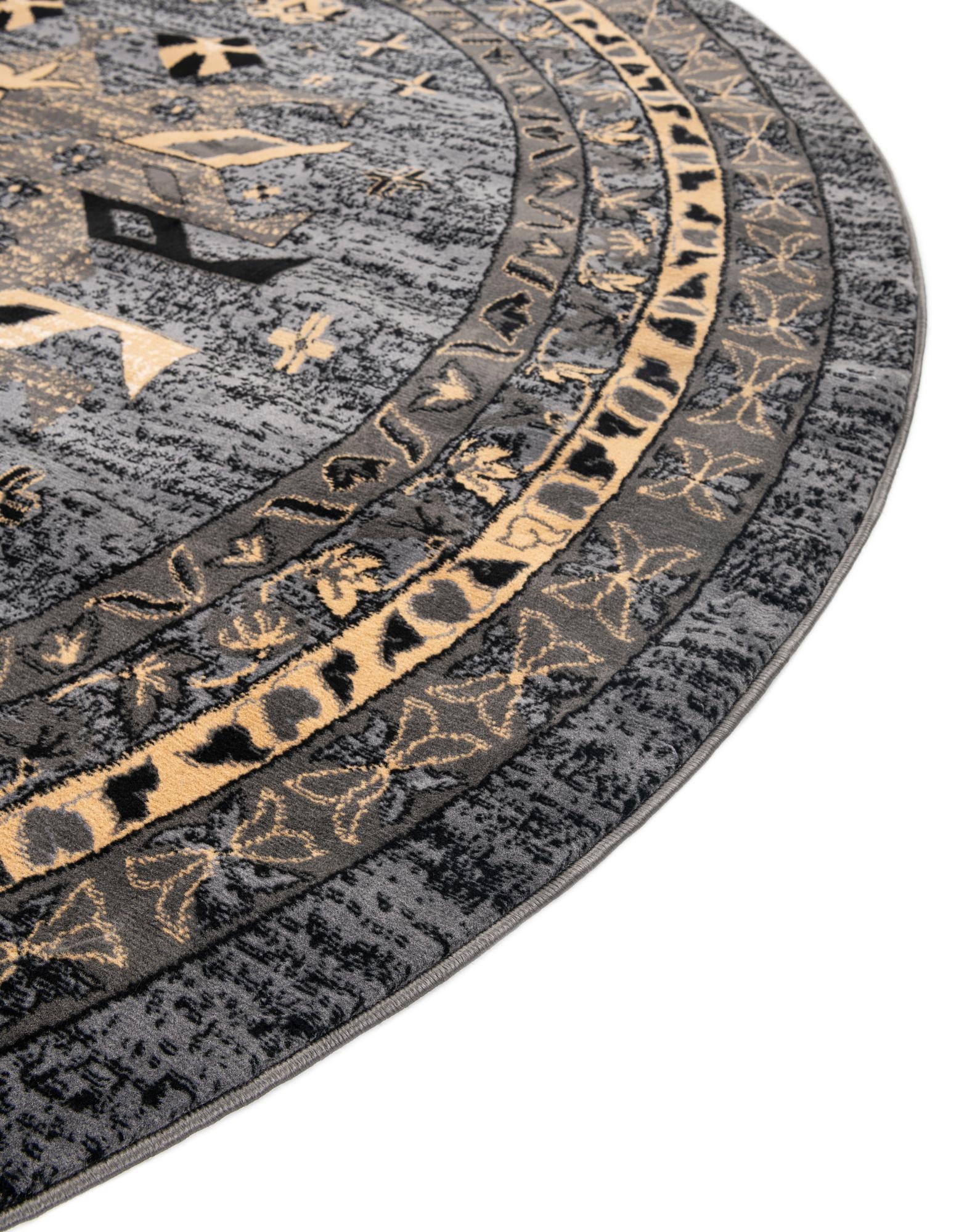 7' 10 x 7' 10 Heriz Design Round Rug