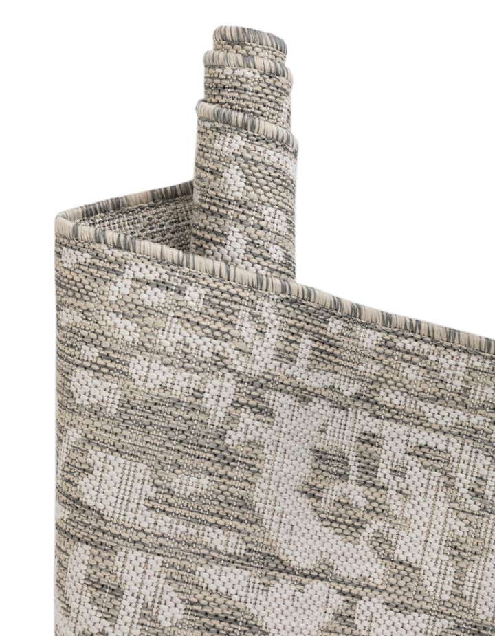 6' 7 x 6' 7 Easy-Clean Jill Zarin Dubai Indoor / Outdoor Round Rug