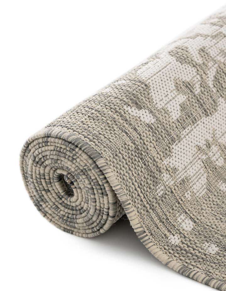 6' 7 x 6' 7 Easy-Clean Jill Zarin Dubai Indoor / Outdoor Round Rug