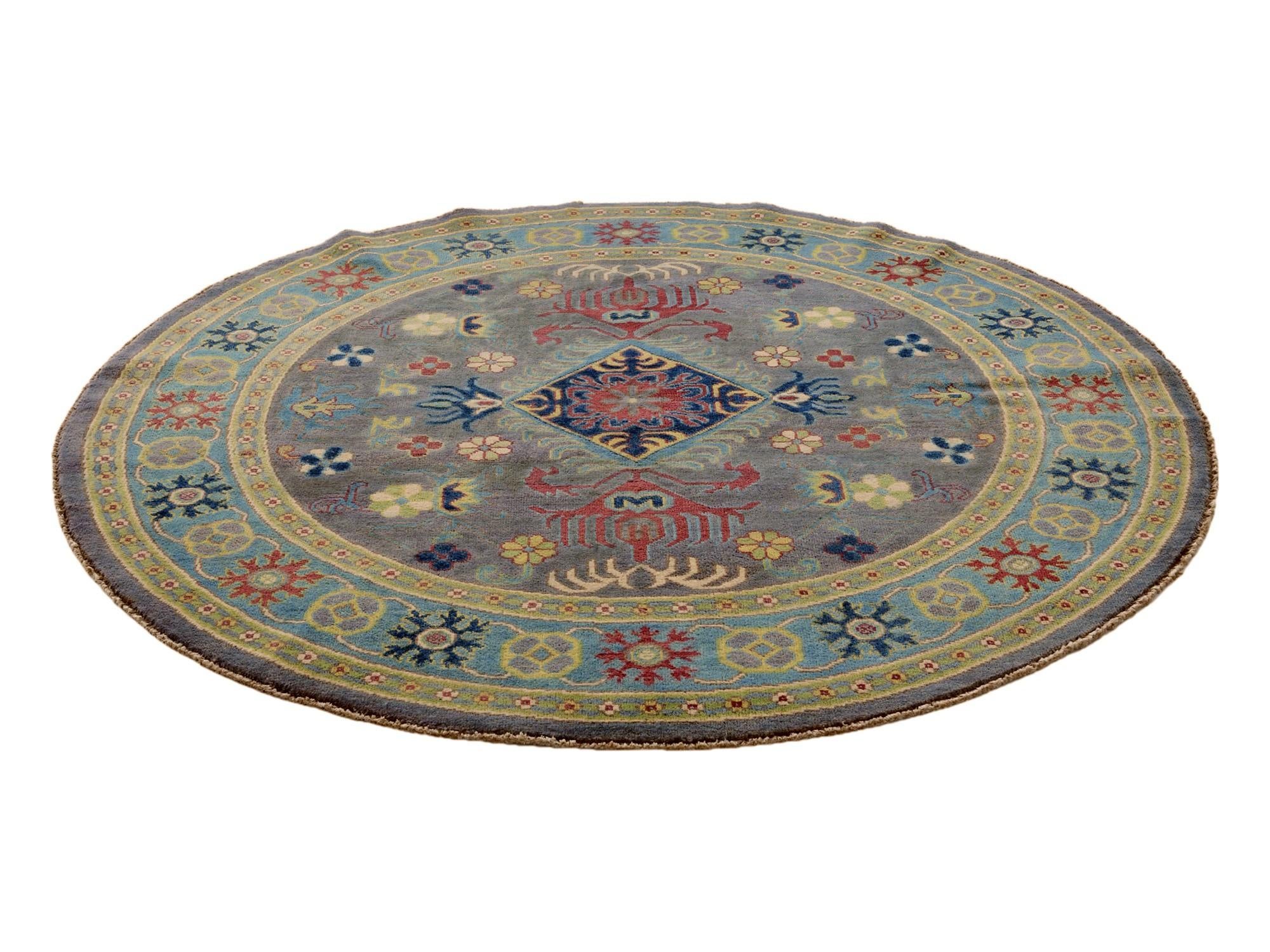 5' 9 x 5' 9 Hand Knotted Kazak Round Rug