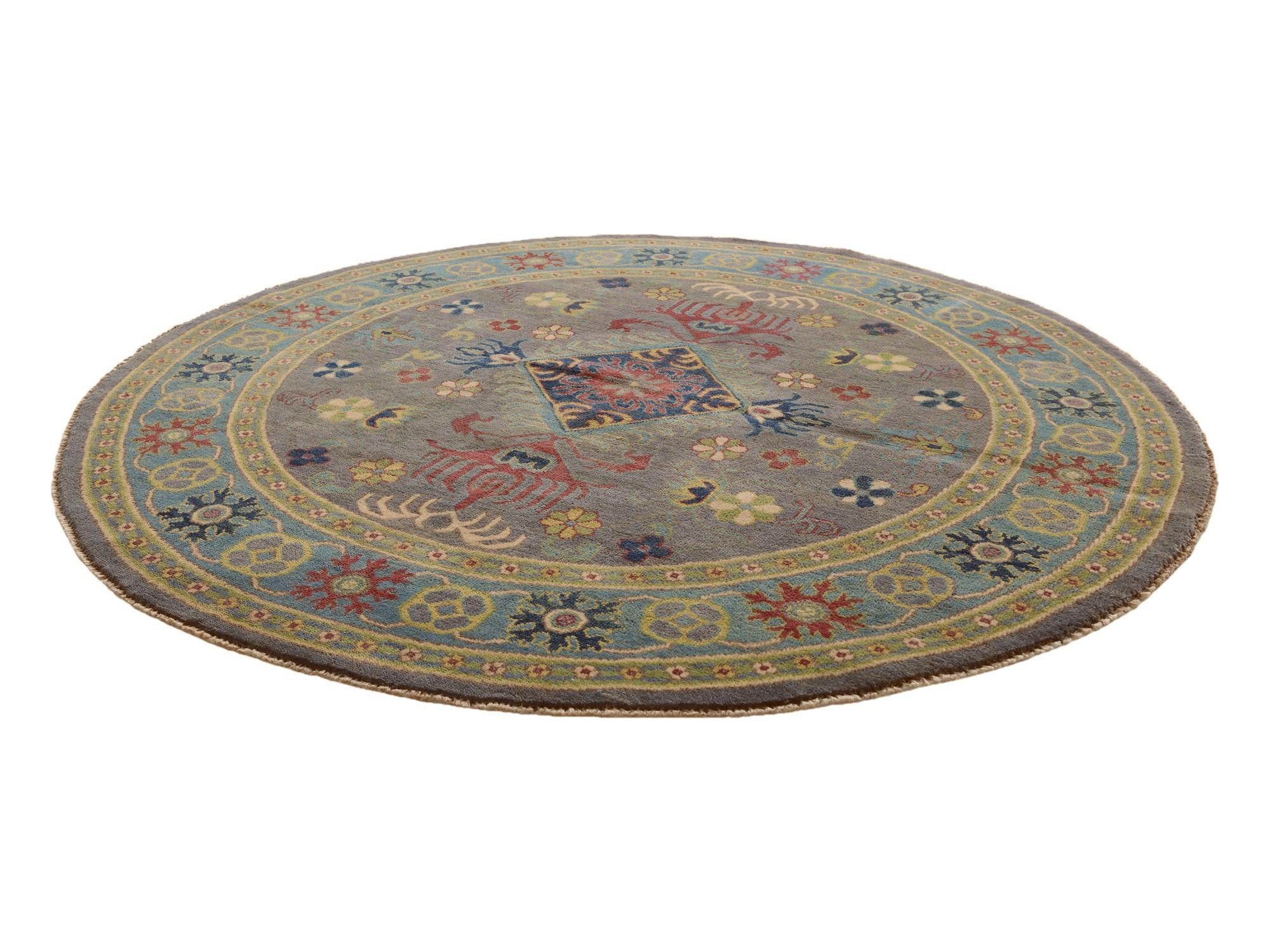 5' 9 x 5' 10 Hand Knotted Kazak Round Rug
