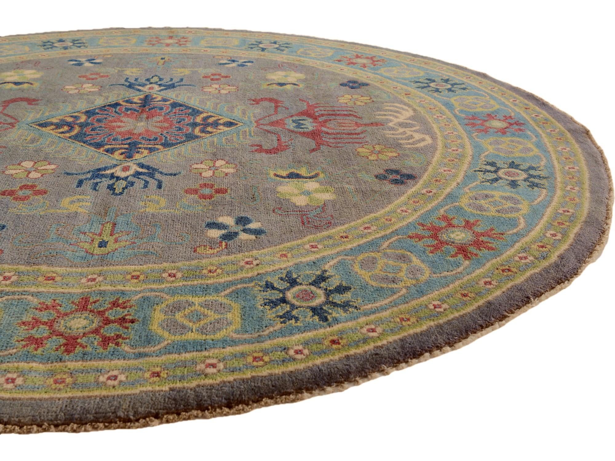 5' 9 x 5' 10 Hand Knotted Kazak Round Rug