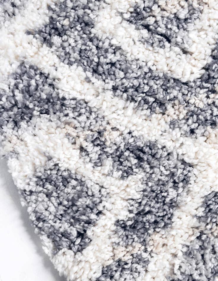 Detail image of 3' 3 x 3' 3 Lagom Shag Round Rug