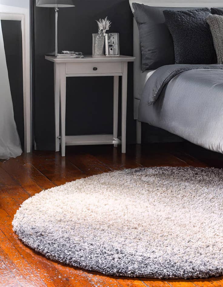 Detail image of 5' x 5' Lagom Shag Round Rug