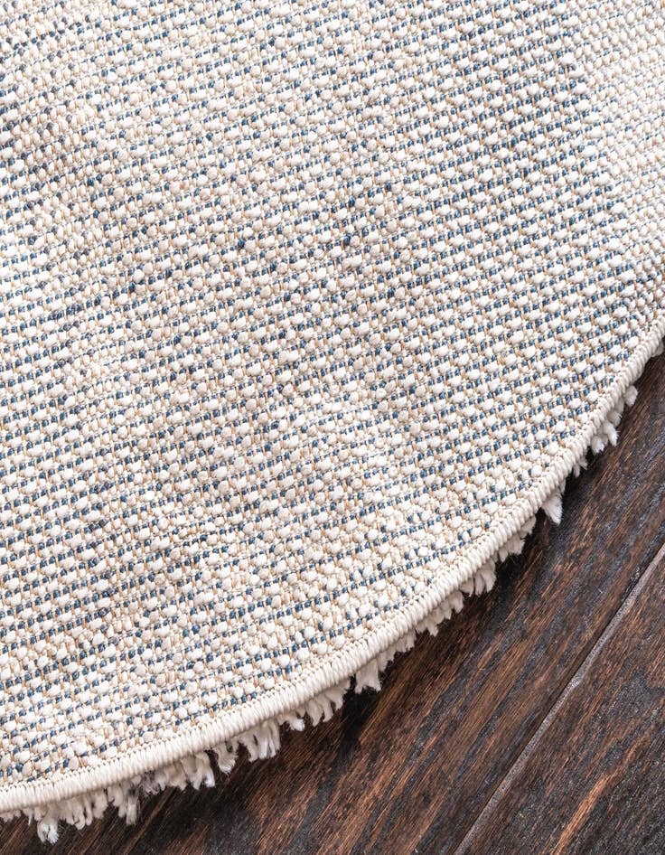 Detail image of 3' 3 x 3' 3 Lagom Shag Round Rug