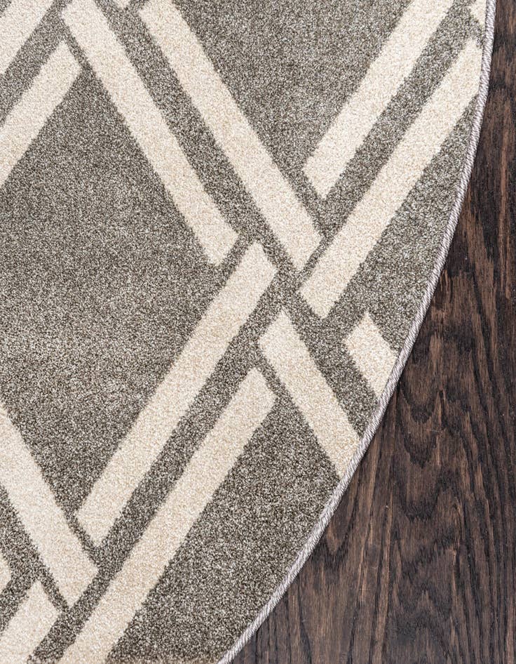 Detail image of 8' x 8' Lattice Round Rug