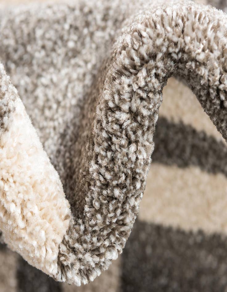 Detail image of 8' x 8' Lattice Round Rug