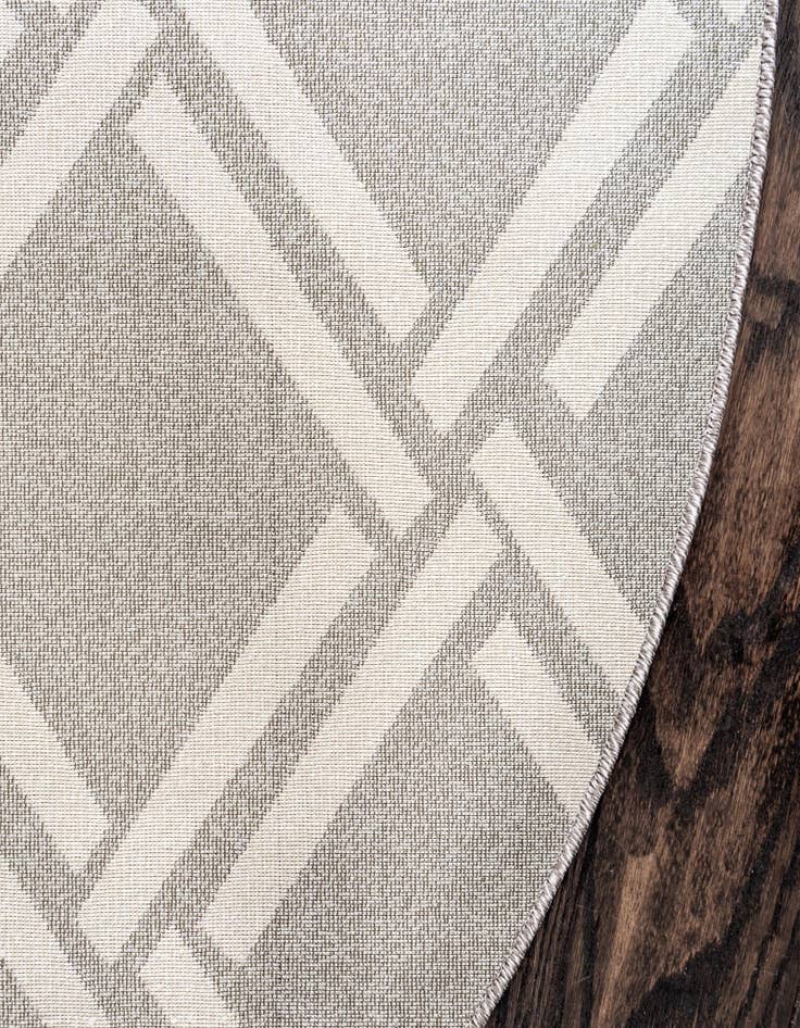 Detail image of 8' x 8' Lattice Round Rug