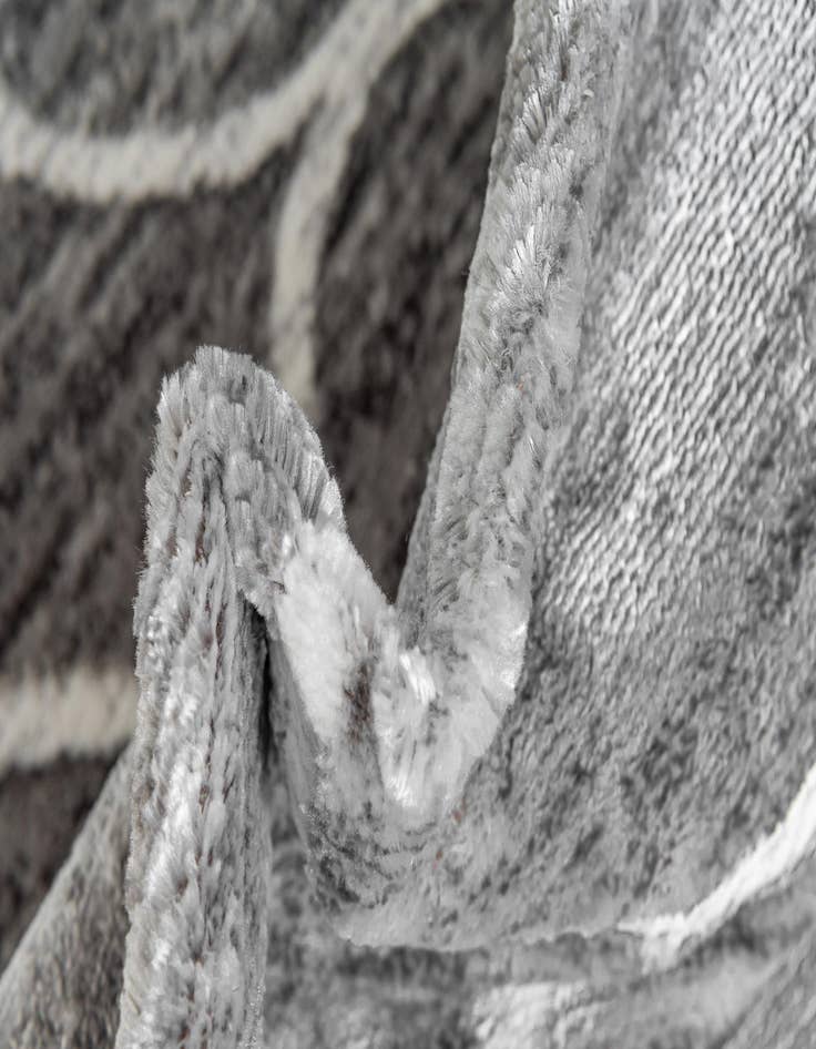 Detail image of 5' x 5' Lattice Trellis Round Rug