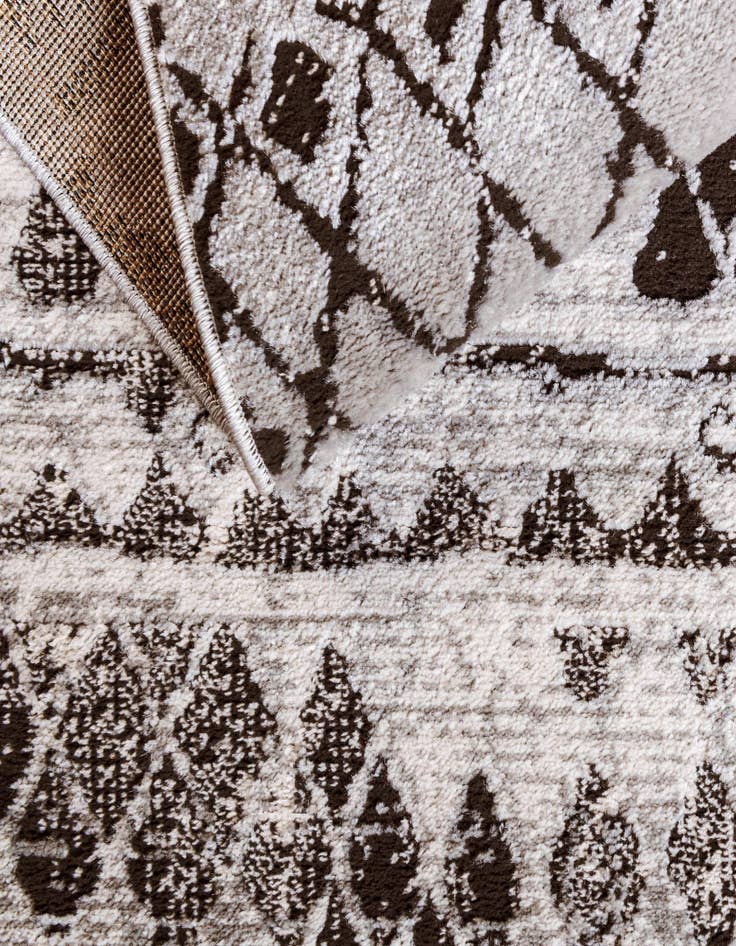 Detail image of 7' x 7' Leipzig Round Rug