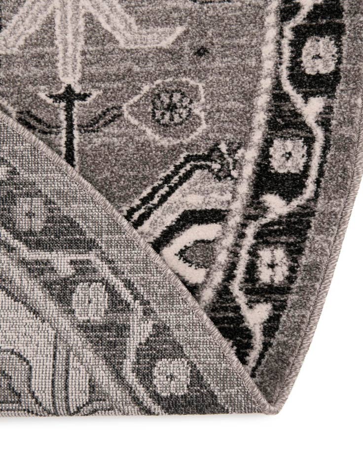 Detail image of 6' x 6' Miranda Round Rug