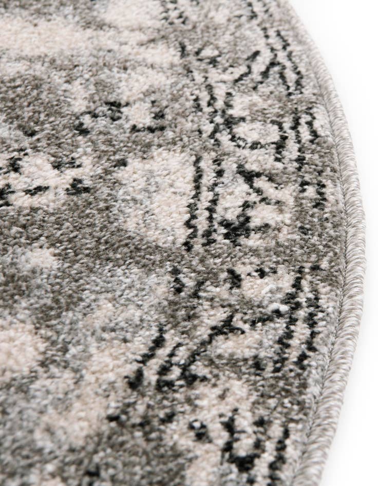 Detail image of 7' 10 x 7' 10 Miranda Round Rug
