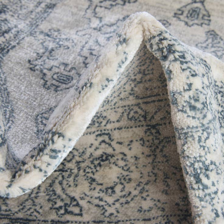 Detail image of 10' 2 x 10' 2 Newport Round Rug