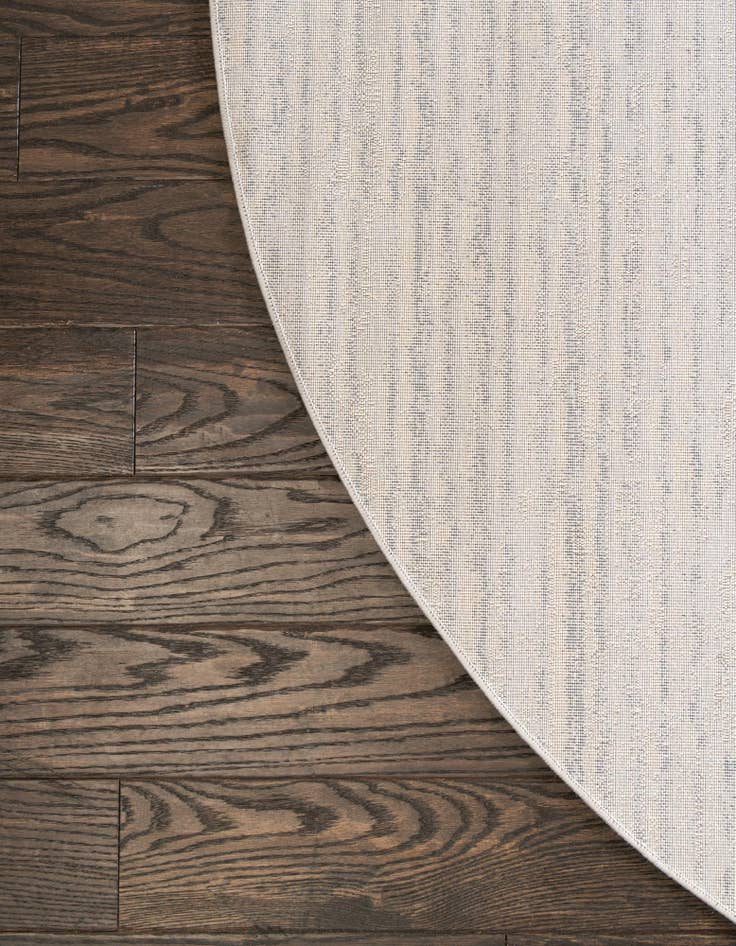 Detail image of 7' x 7' Oasis Round Rug