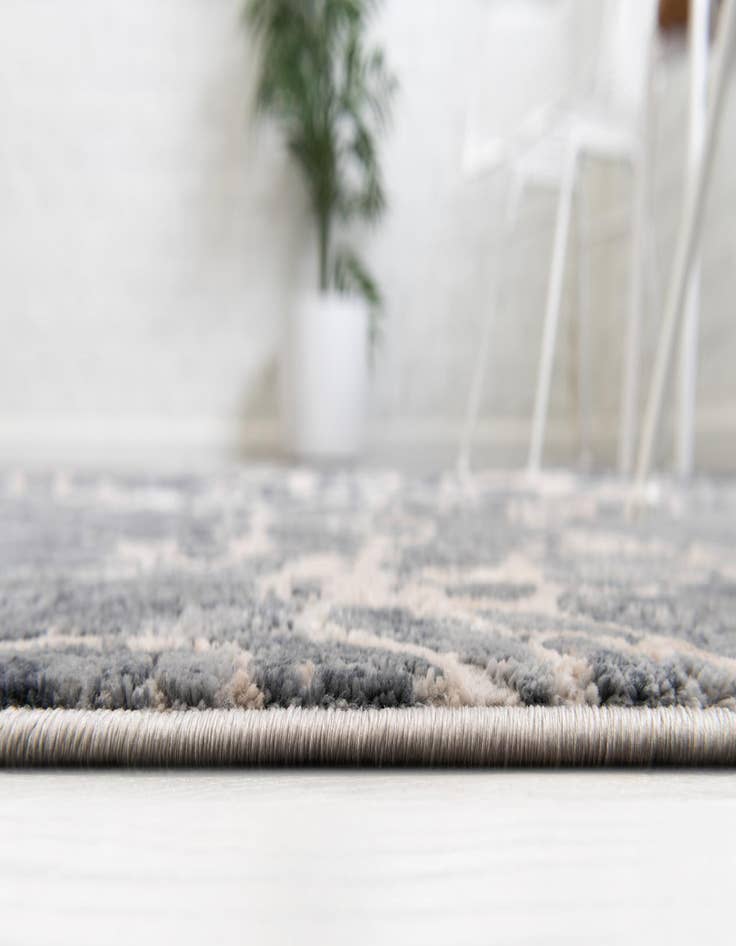 Detail image of 7' x 7' Oasis Round Rug