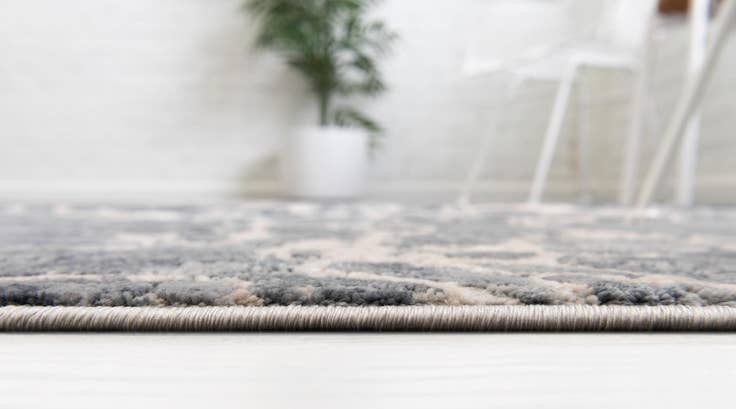 Detail image of 4' x 4' Oasis Round Rug