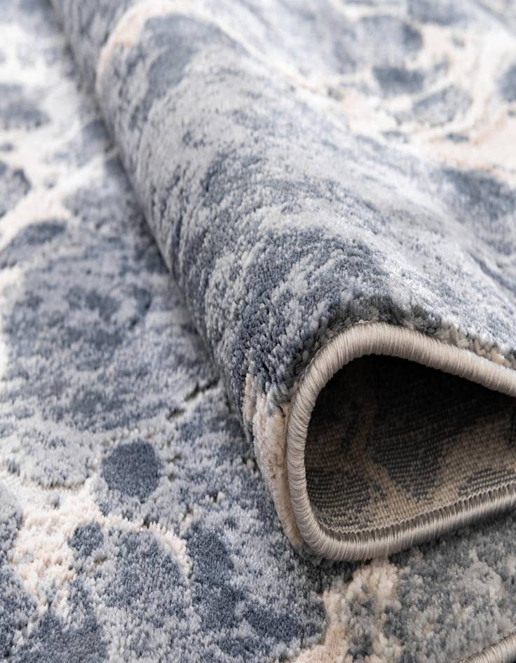 Detail image of 7' x 7' Oasis Round Rug