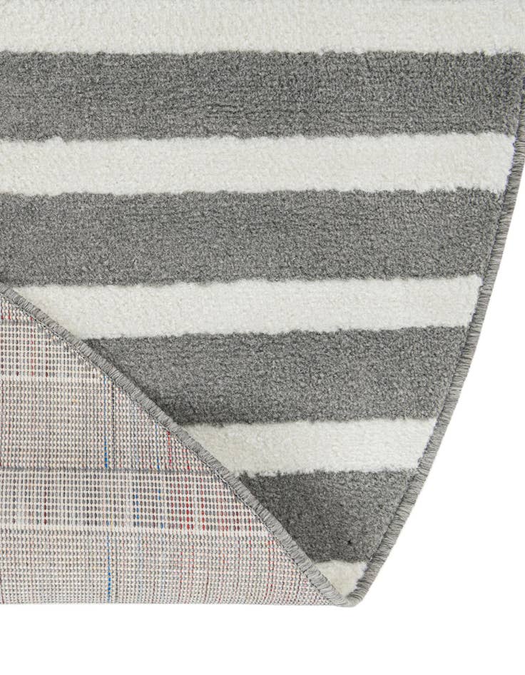 Detail image of 7' 10 x 7' 10 Oslo Round Rug
