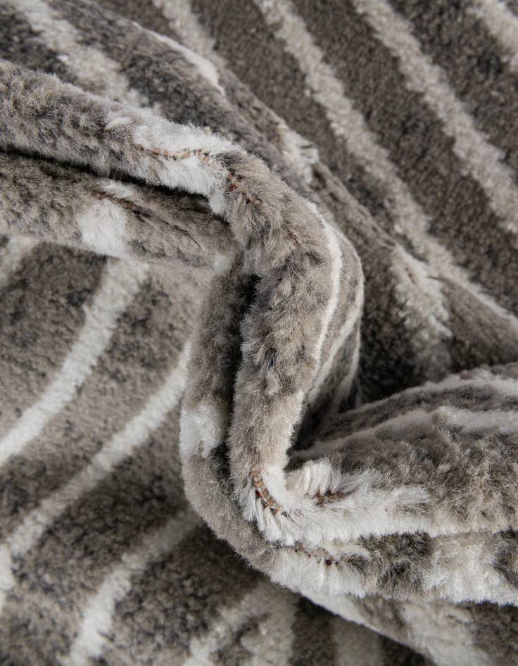 Detail image of 3' x 3' Oslo Round Rug