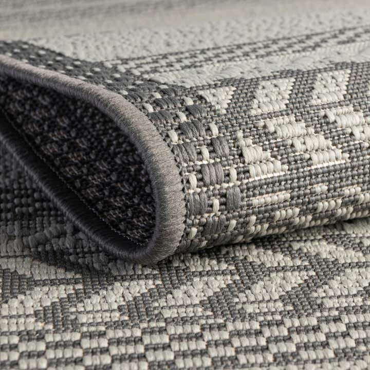 6' x 6' Easy-Clean Border Indoor / Outdoor Round Rug