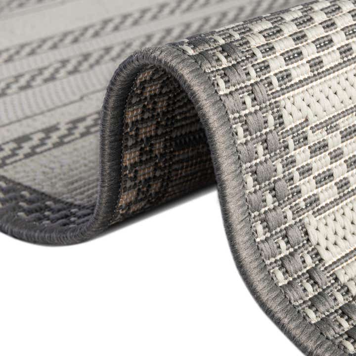 6' x 6' Easy-Clean Border Indoor / Outdoor Round Rug